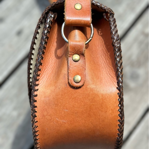 Beautiful Vintage 70s-ish Hand Tooled Leather Purse - Picture 9 of 12